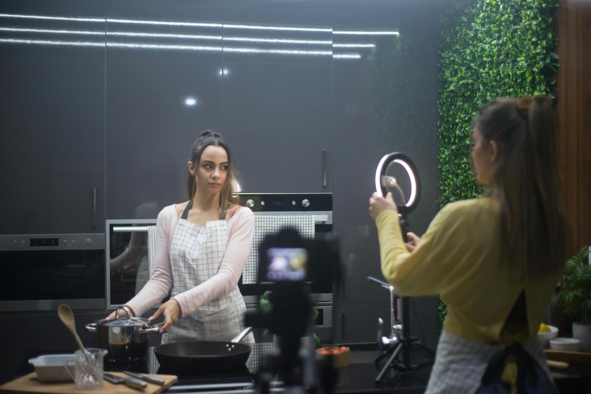 Comment réussir ses débuts sur YouTube et attirer les abonnés ?